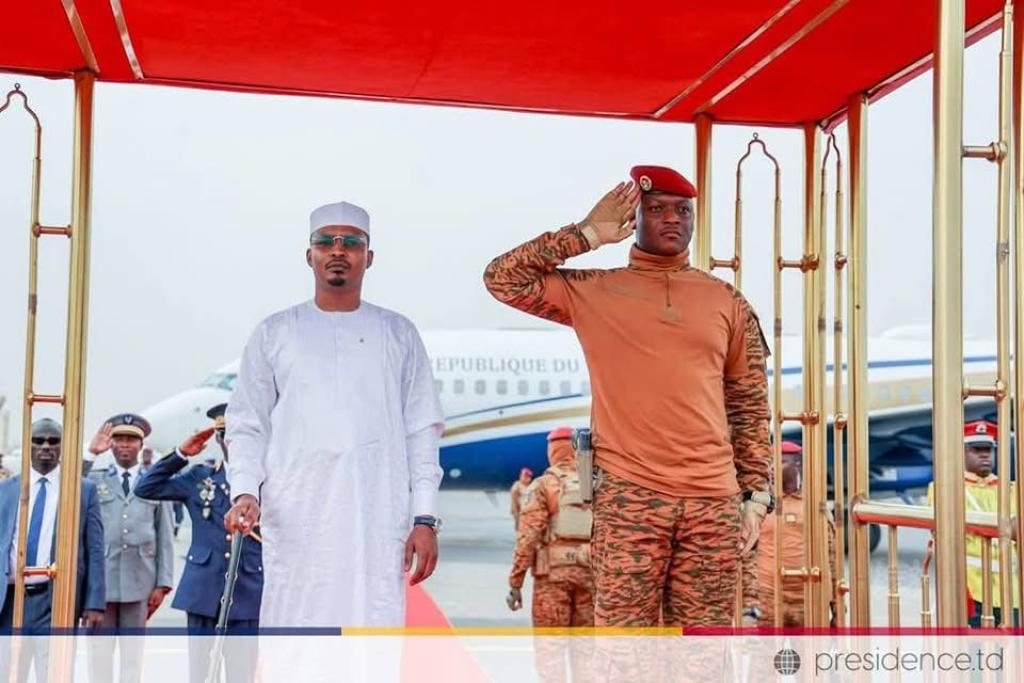 في زيارة صداقة رئيس الجمهورية يصل إلى واغادوقو