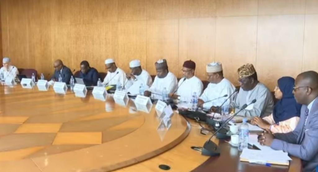 الاجتماع الأول للجنة الوطنية الاقتصادية والمالية (CNEF)