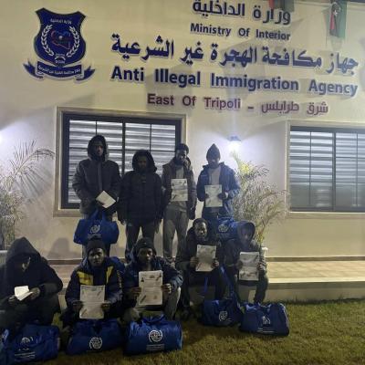 إحالة مهاجرين غير شرعيين من تشاد إلى مكتب الترحيل بعد إتمام إجراءات الإبعاد