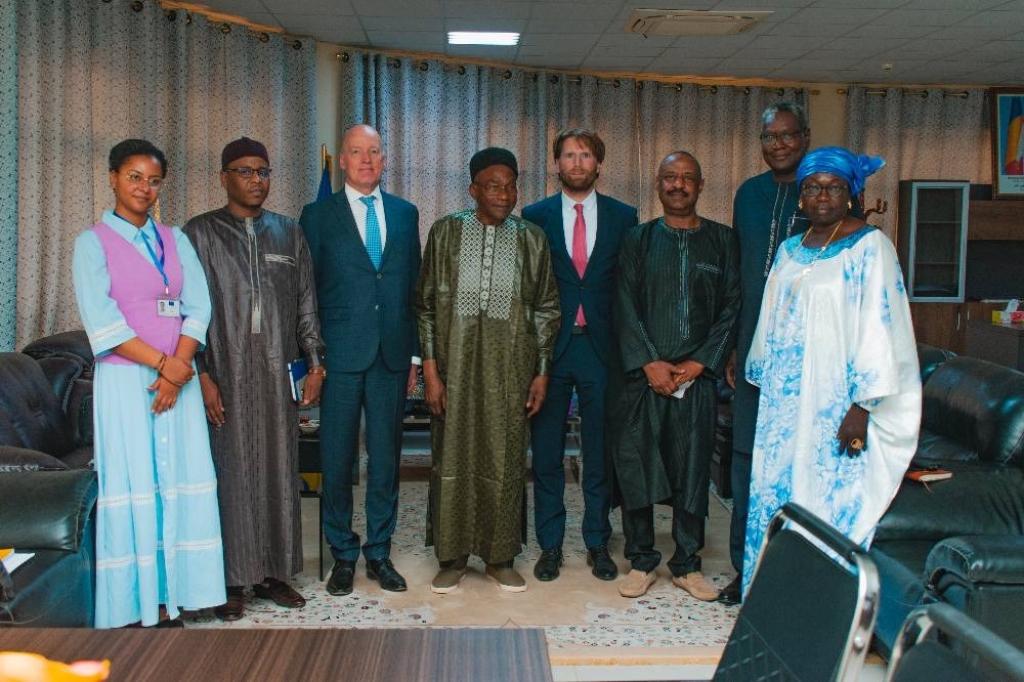 وسيط الجمهورية يستقبل سفير حقوق الإنسان الهولندي لتعزيز التعاون الحقوقي