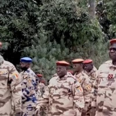 القائد العام للقوات البرية يتفقد الوحدات العسكرية في مدينة سار